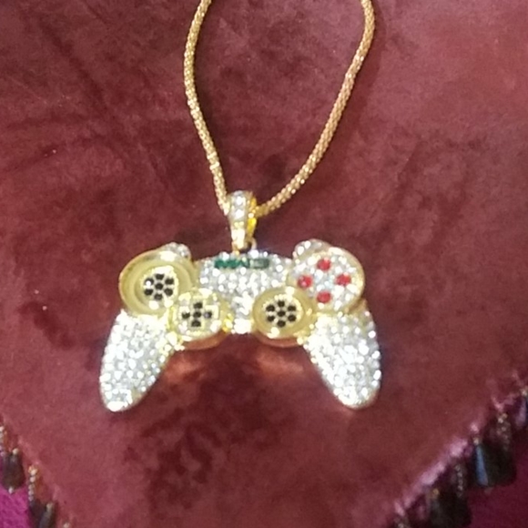 Game controller Pendant w Chain - Picture 6 of 6